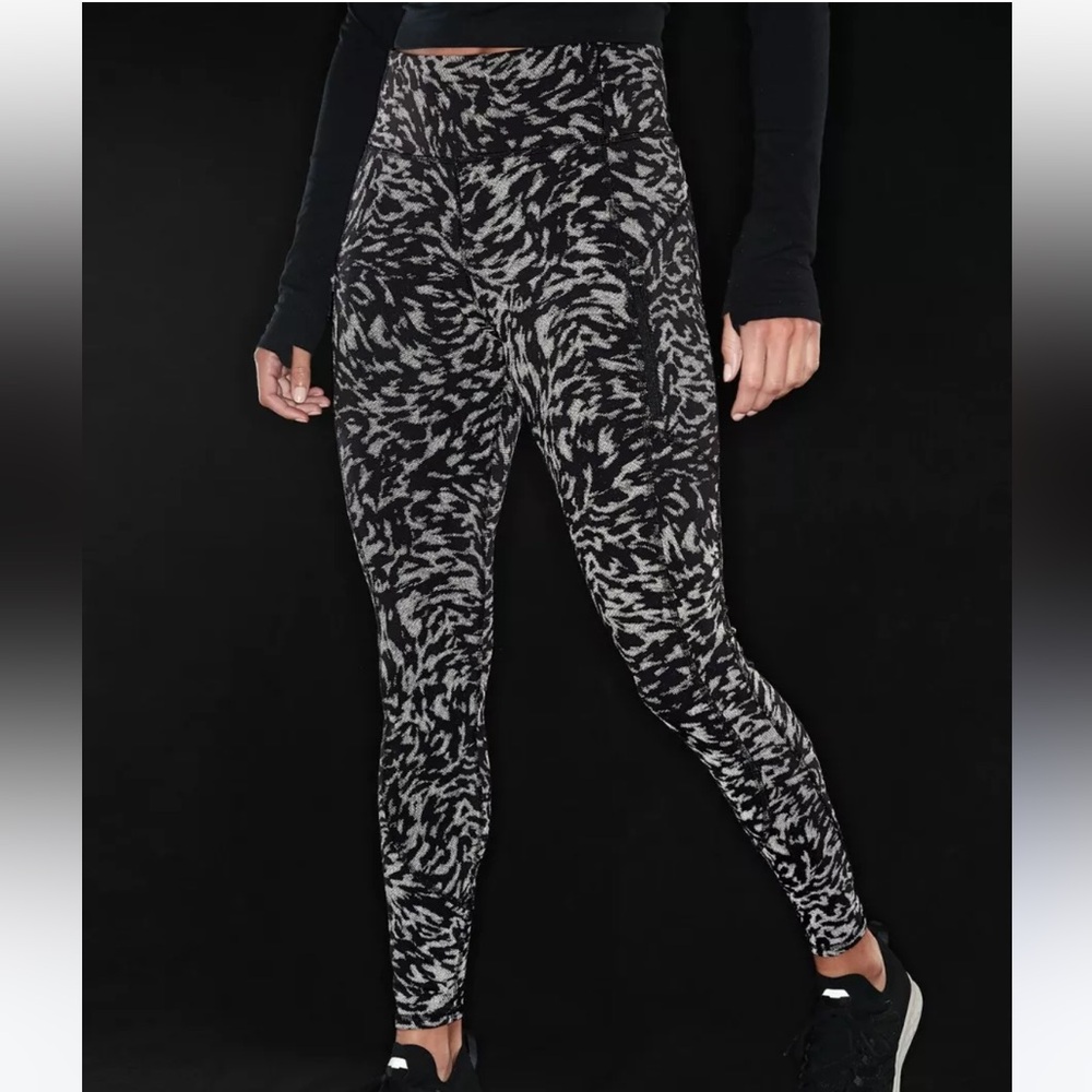 FINAL $ DROP ✨Athleta Rainier Reflective Print tight (XS)
